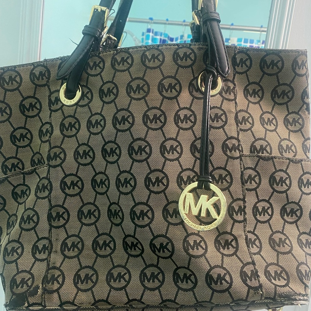 Michael Kors purse